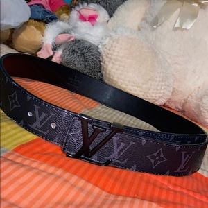 Black Louis Vuitton belt